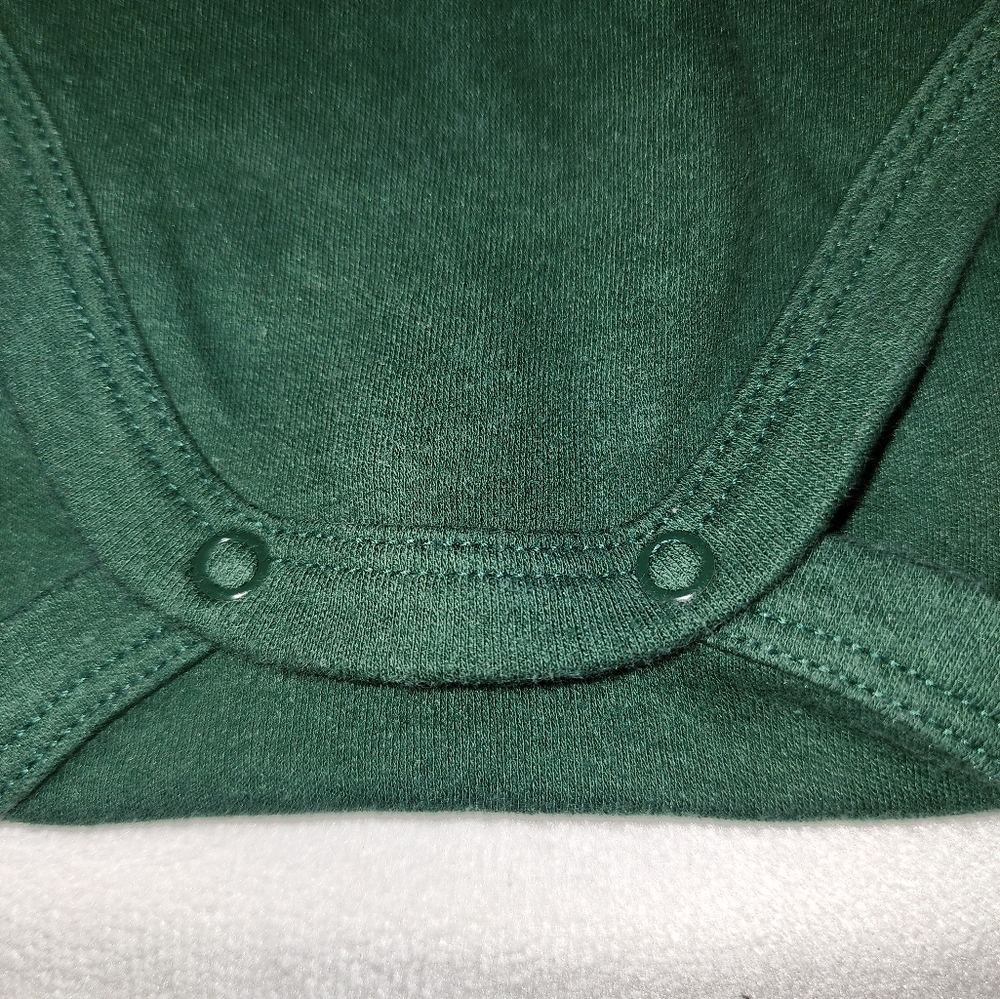 PACKER'S FAN- NFL- 6/12M Packer's green and yellow short sleeve bodysuit - Picture 3 of 6